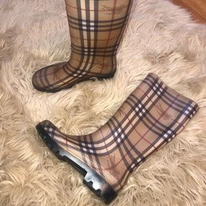 Burberry rainboots